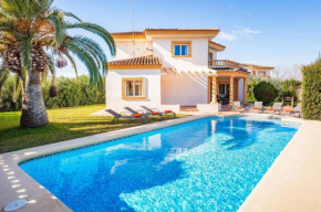 Villa Noguera Mediterraneo by Villa Plus